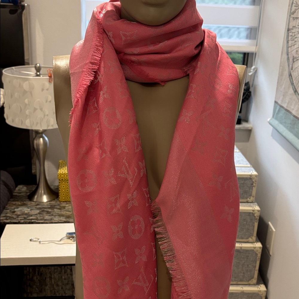Louis VUTTON Pink Scarf